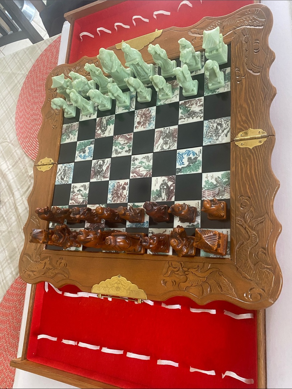 Handcrafted Green & Brown Decorative Chess Set in Folding Wooden Case. - Picture 5 of 5